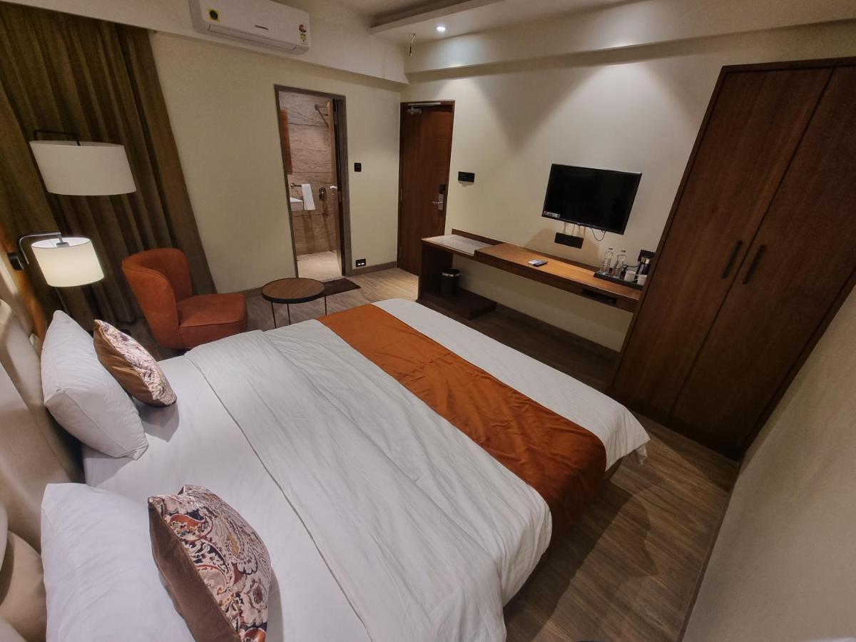 Hotel El Magnifico 苏拉特 外观 照片
