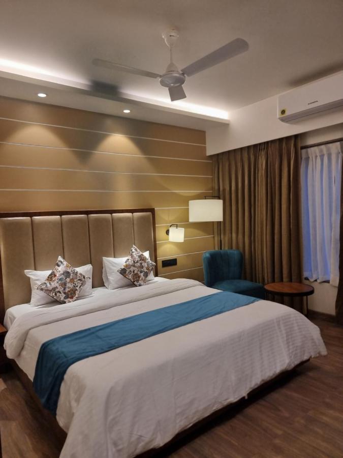Hotel El Magnifico 苏拉特 外观 照片