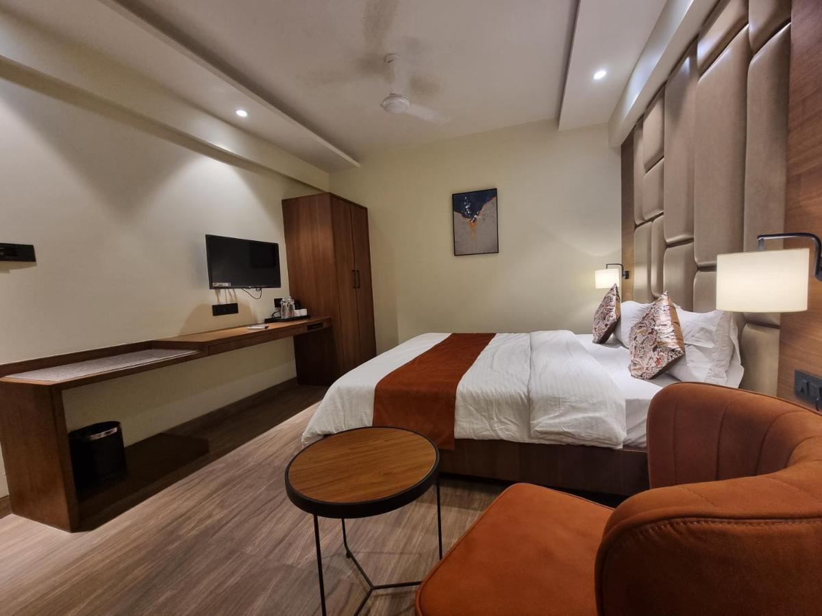 Hotel El Magnifico 苏拉特 外观 照片