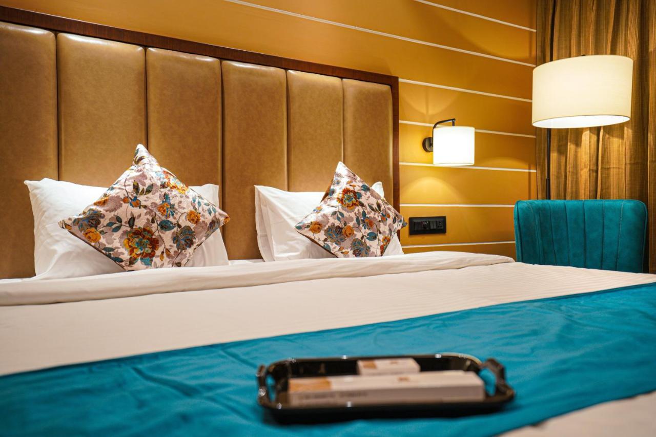 Hotel El Magnifico 苏拉特 外观 照片