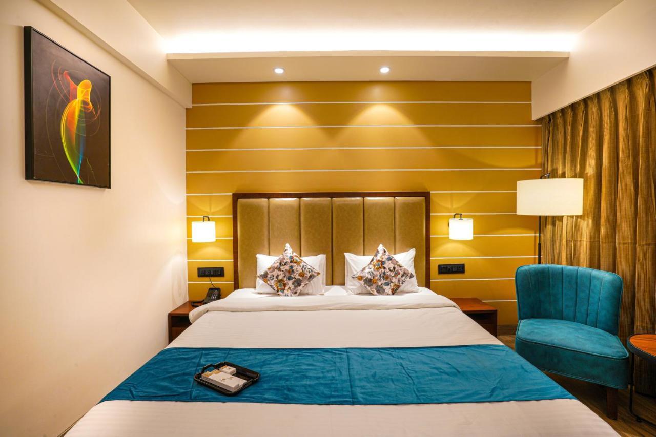 Hotel El Magnifico 苏拉特 外观 照片