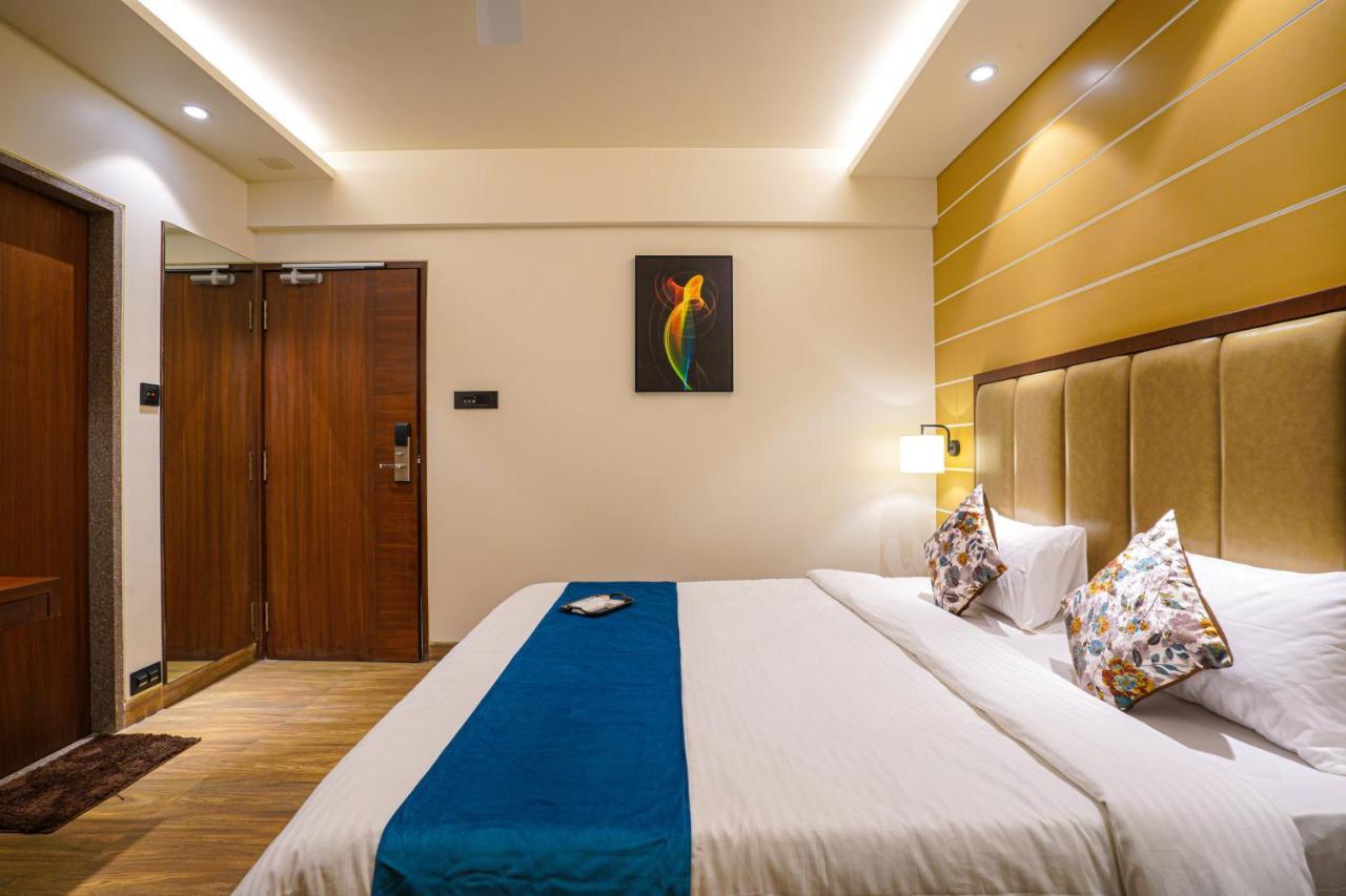 Hotel El Magnifico 苏拉特 外观 照片