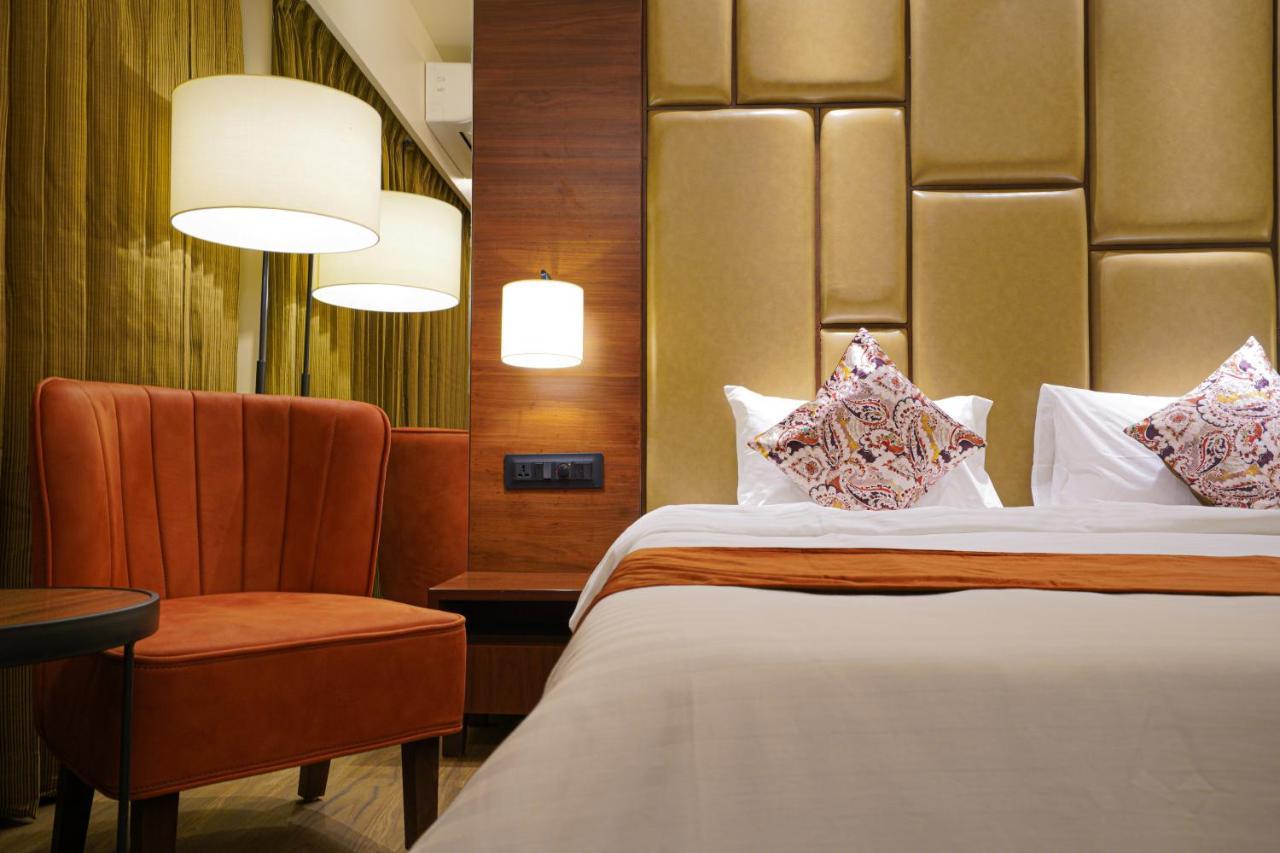 Hotel El Magnifico 苏拉特 外观 照片
